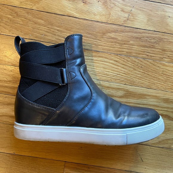 Yellow Box Black Athletic Booties - Size 8. EUC - Picture 3 of 11